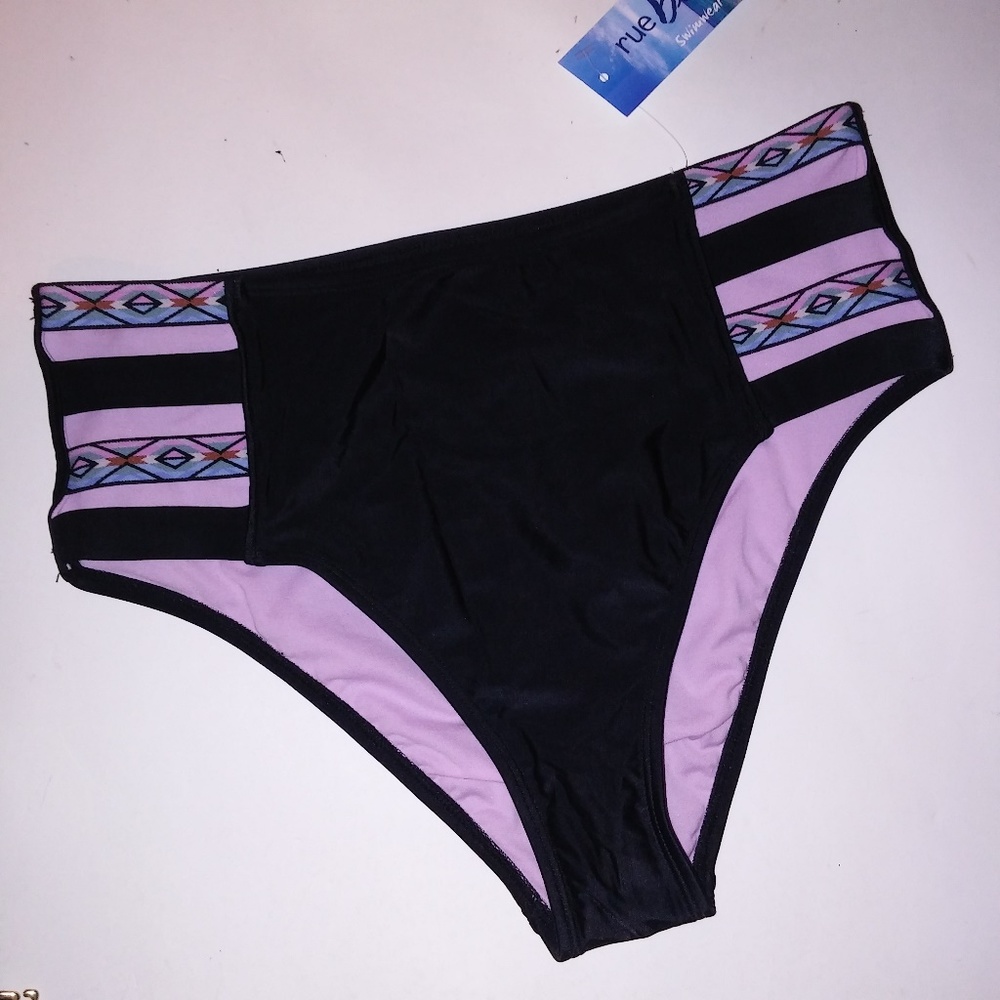 Rue Bleu Swim Bikini Bottom
Black Purple
High Waist
Tribal Straps